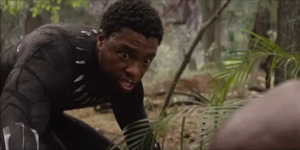   アベンジャーズ インフィニティ・ウォーでブラックパンサーがオコエに手を差し伸べる