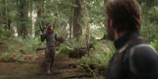   スティーブは『アベンジャーズ インフィニティ・ウォー』でバッキーが粉々になるのを見る