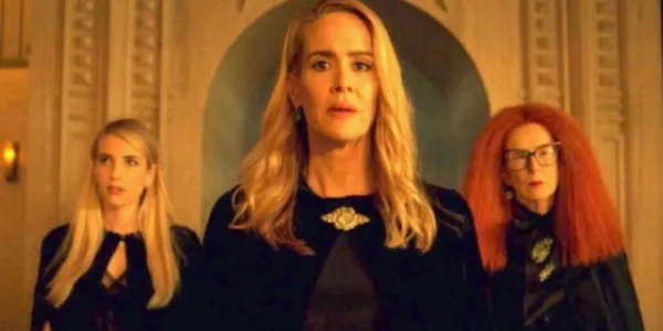   マディソン、コーディリア、マートルが AHS アポカリプスで一緒に歩く