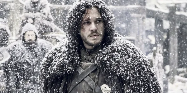   ゲーム・オブ・スローンズで雪の下で陰気なジョン・スノウ。
