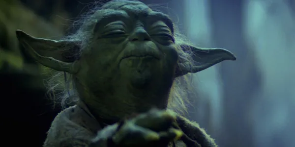   ルークを持ち上げるヨーダ's X-Wing from the Dagobah swamp in The Empire Strikes Back