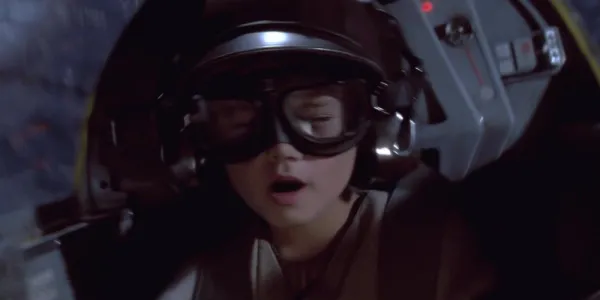  『スター・ウォーズ ファントム・メナス』でスピンするアナキン役のジェイク・ロイド
