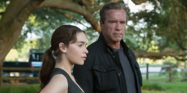   アーノルド・シュワルツェネッガーとエミリア・クラーク'Terminator Genisys'