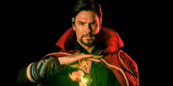   写真撮影でのドクター・ストレンジとしてのカンバーマッチ