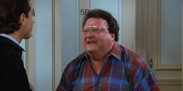   ジェリーに立つニューマン's doorway in Seinfeld