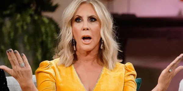   オレンジ郡の本当の主婦のヴィッキー・ガンバルソン