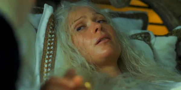   House_of_the_Dragon_Episode_1_Birth_Scene