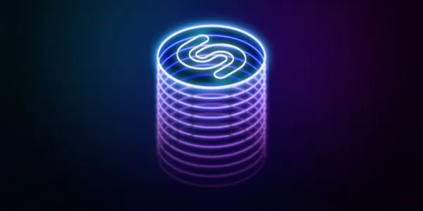   Shazam が 20 歳になるプロモーション画像。